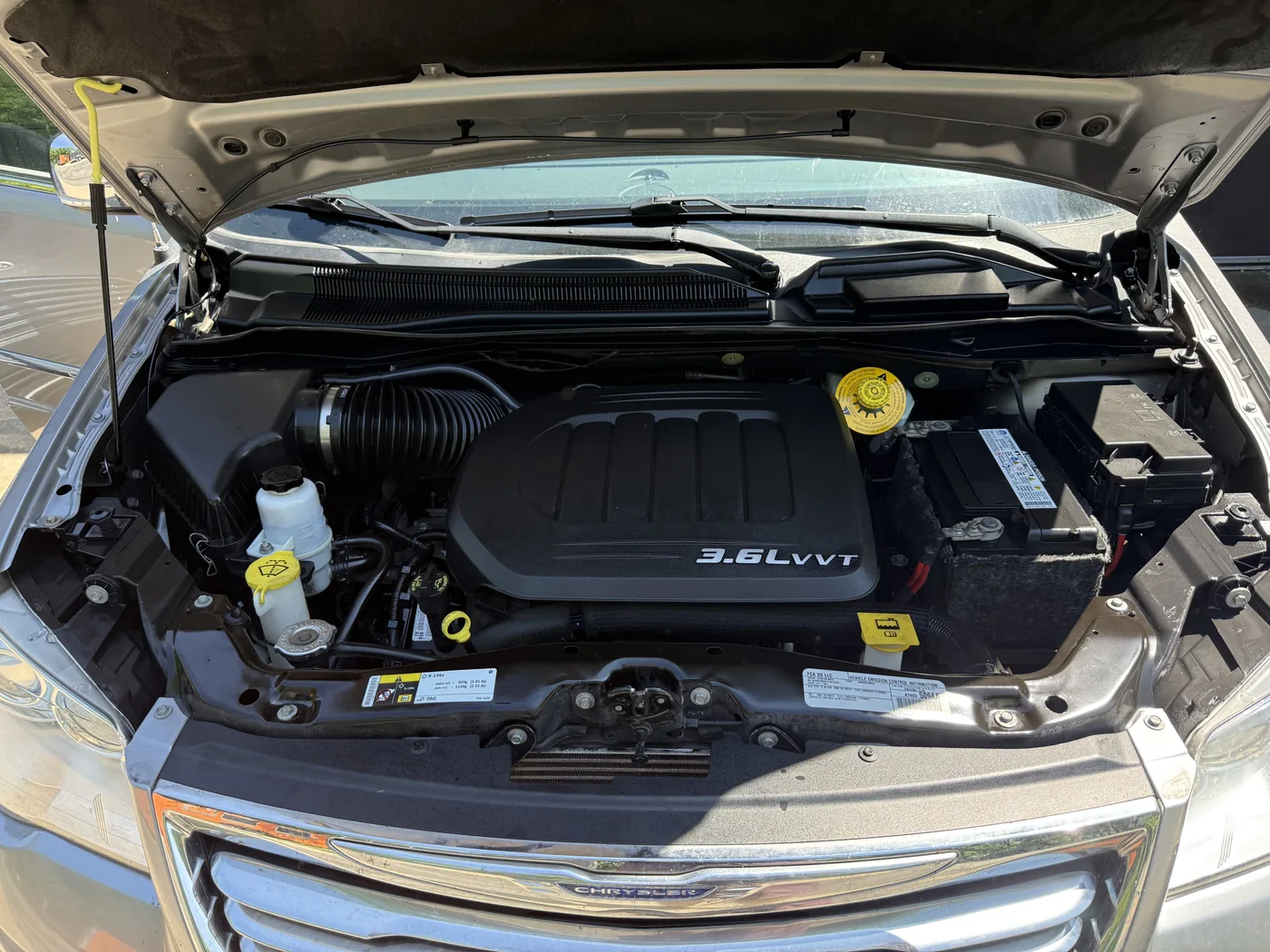 The same Chrysler 3.6 litre engine bay cleaned and dressed